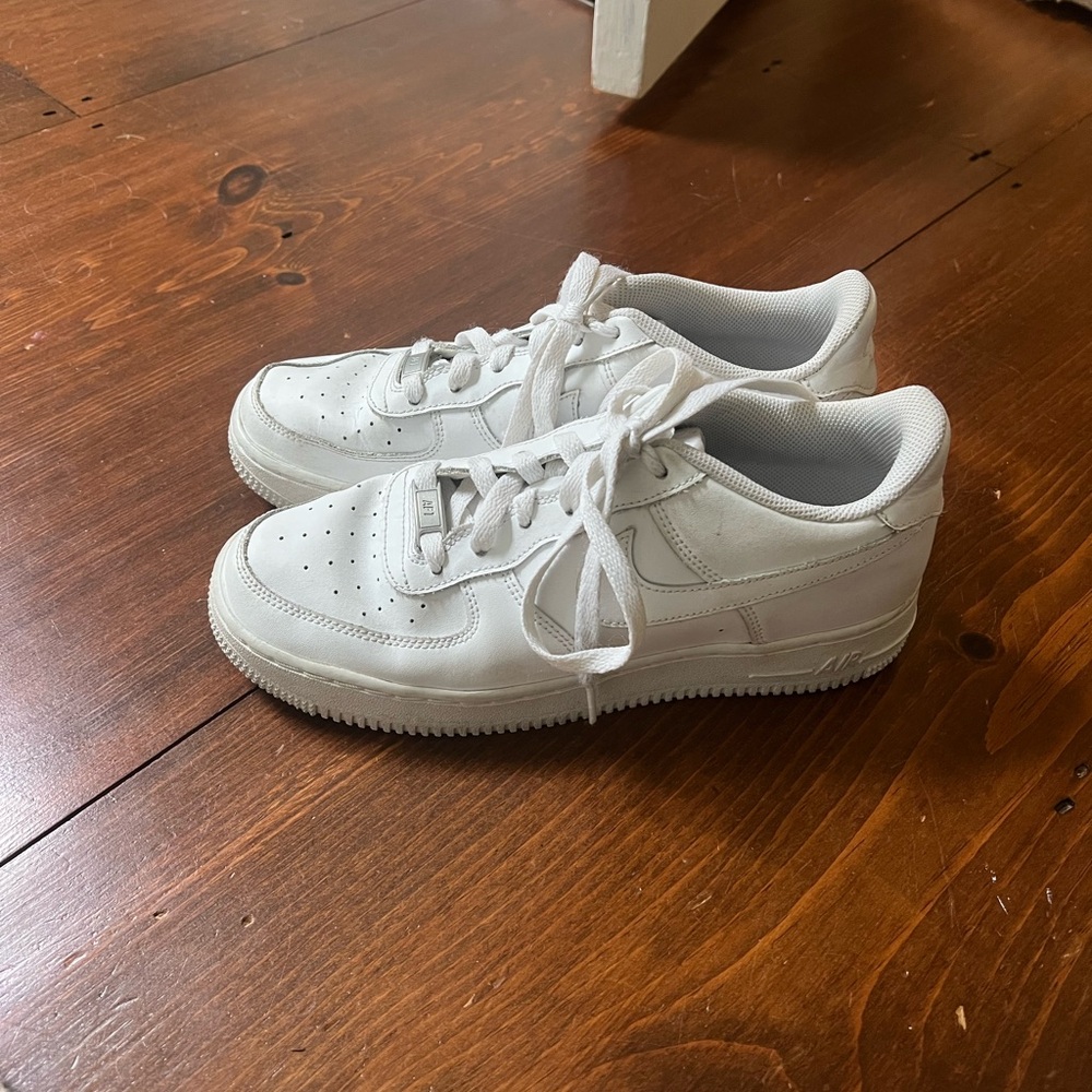 White Air Force 1, slightly worn great condition
